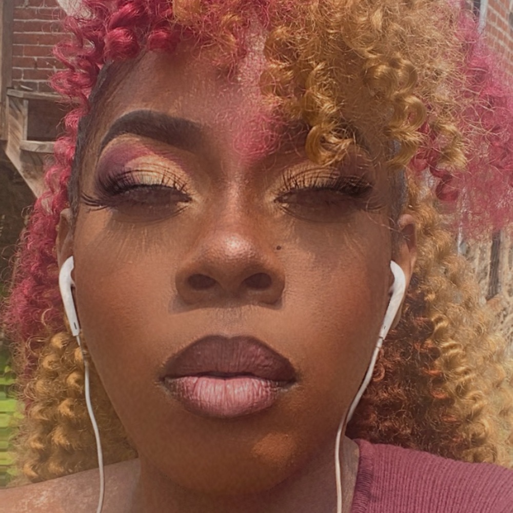 Meet your Posher, Nila